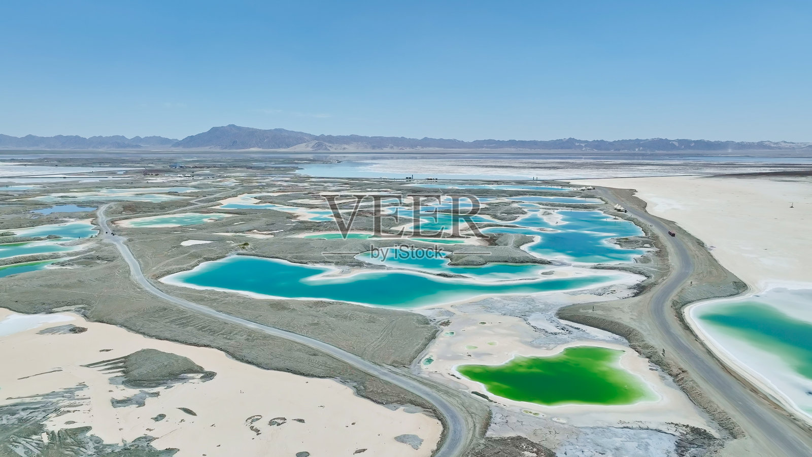 大柴旦翡翠湖，大柴旦，海西，青海，中国，亚洲。柴达木盆地。大柴旦盐湖。照片摄影图片