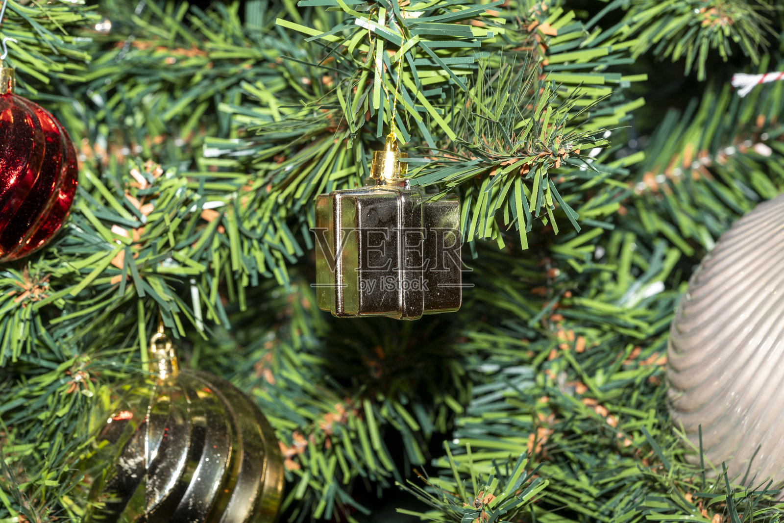 新年即将来临，圣诞树，圣诞树装饰照片摄影图片