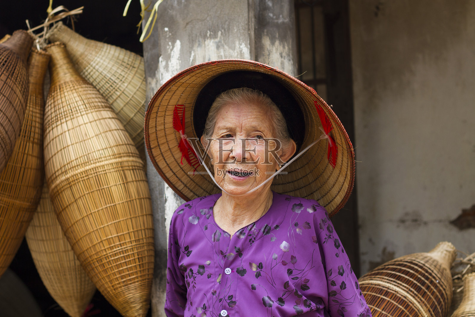 老越南妇女照片摄影图片