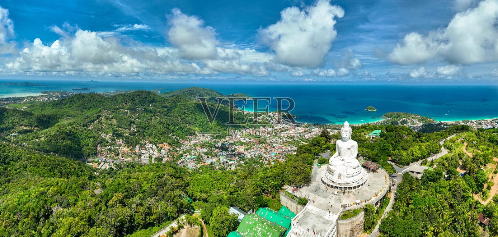 普吉岛高山上的大佛背景概念，卫星视角无人机拍摄照片摄影图片