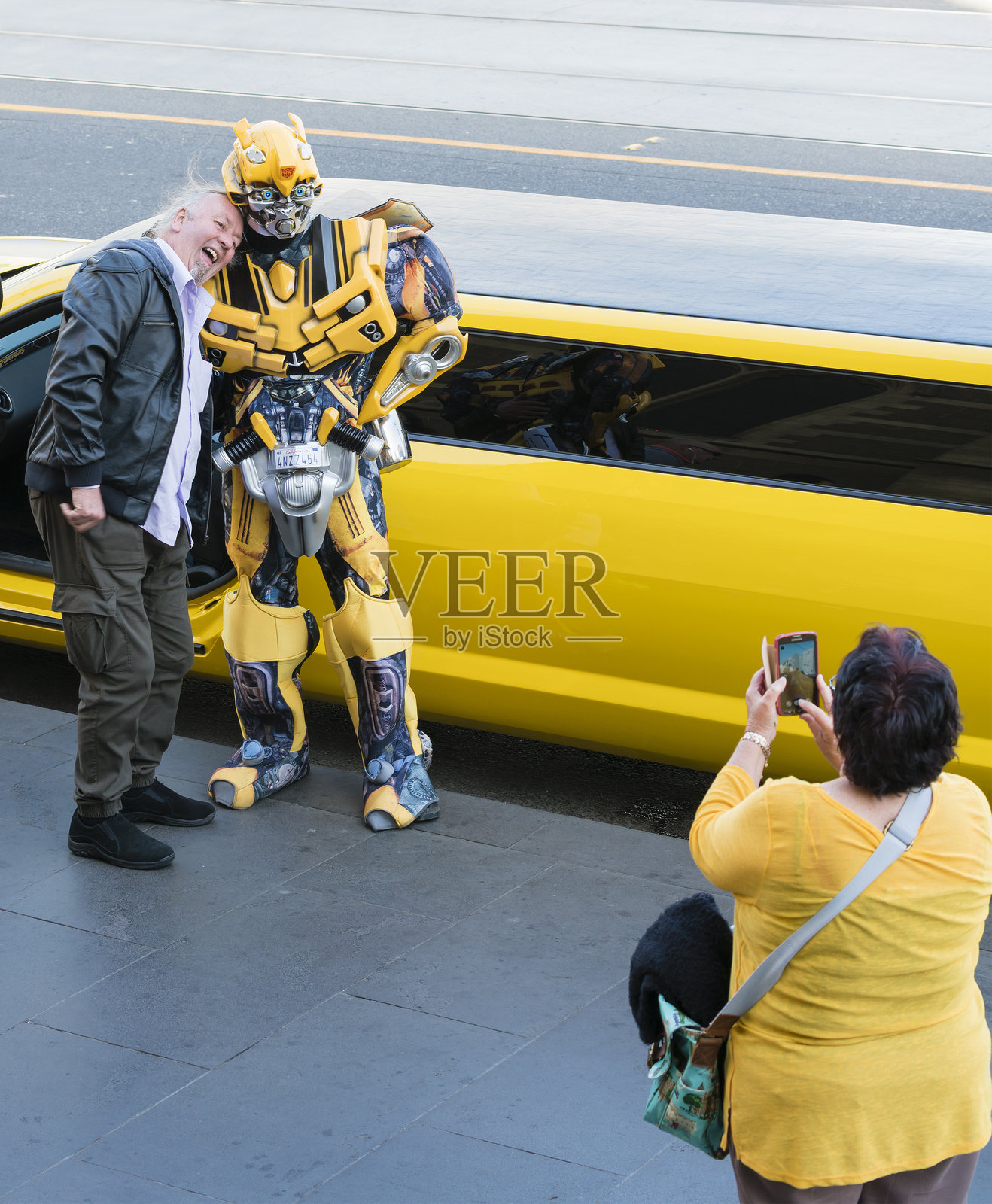 大黄蜂角色与粉丝照片摄影图片
