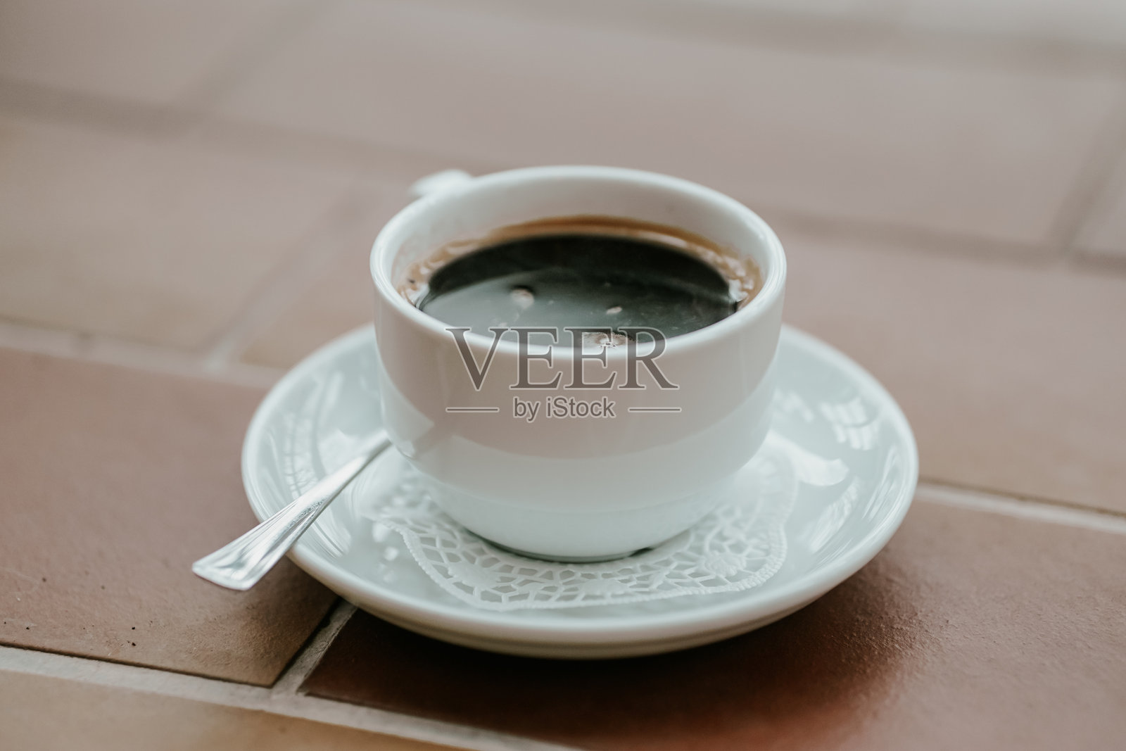 一小杯浓黑咖啡照片摄影图片