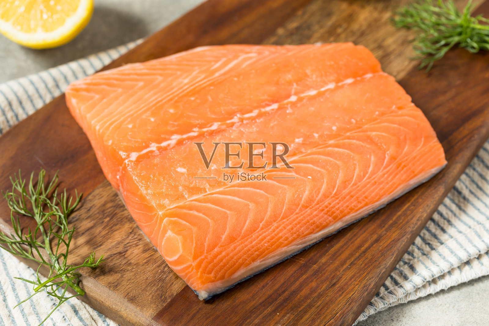 有机生三文鱼片照片摄影图片