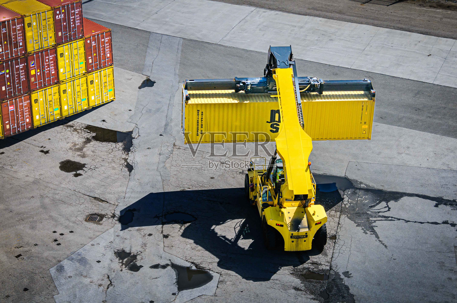 堆叠运输集装箱照片摄影图片