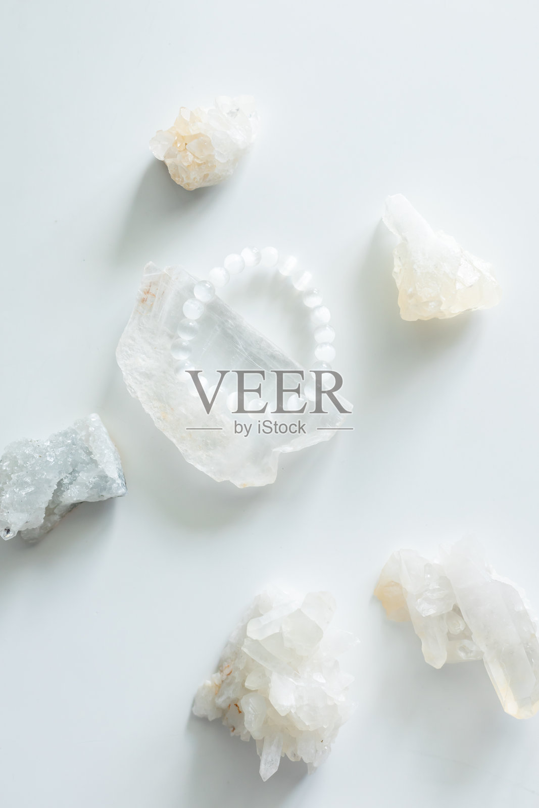 天然半宝石手链珠宝照片摄影图片