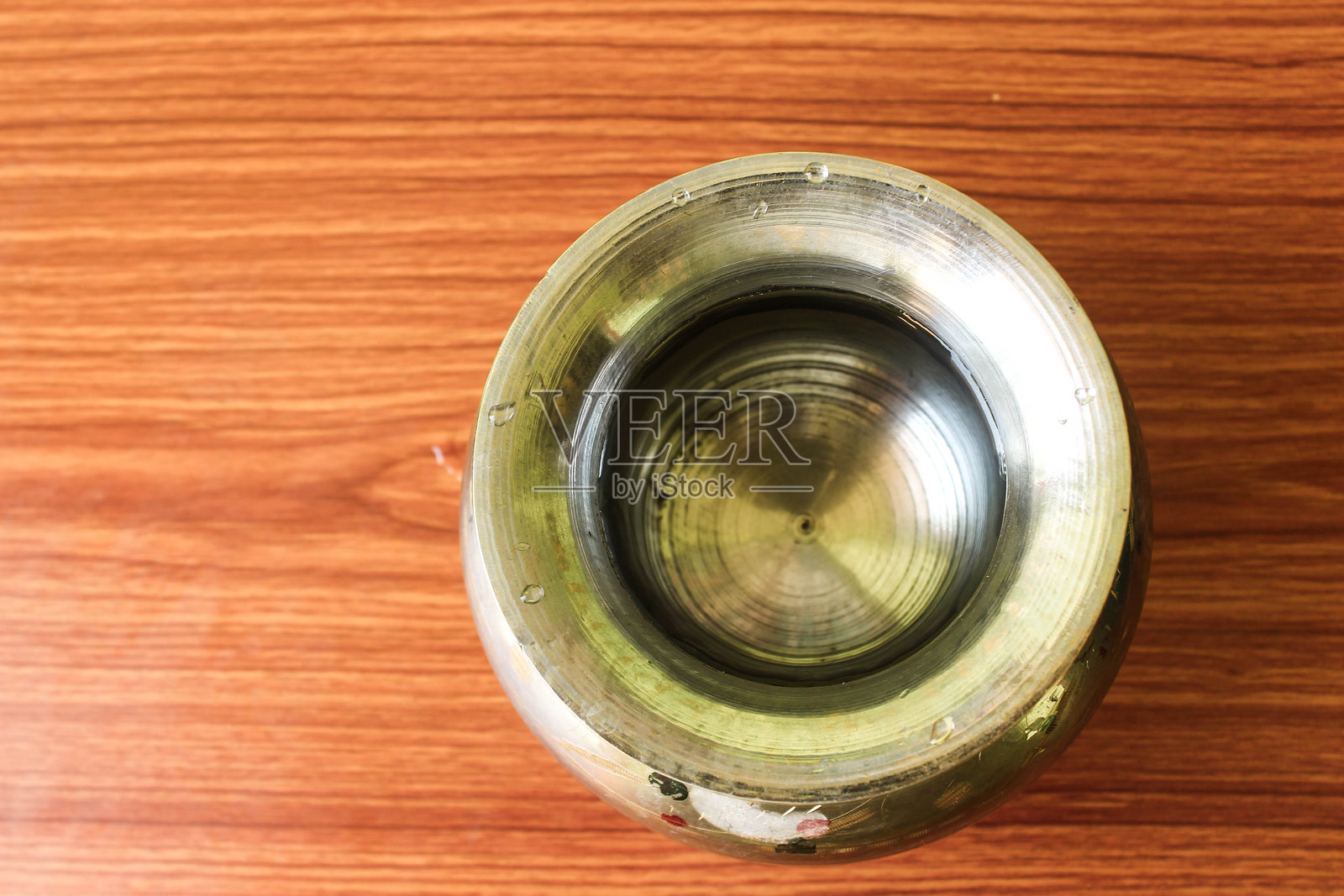 黄铜钢制容器卡拉什洛塔照片摄影图片