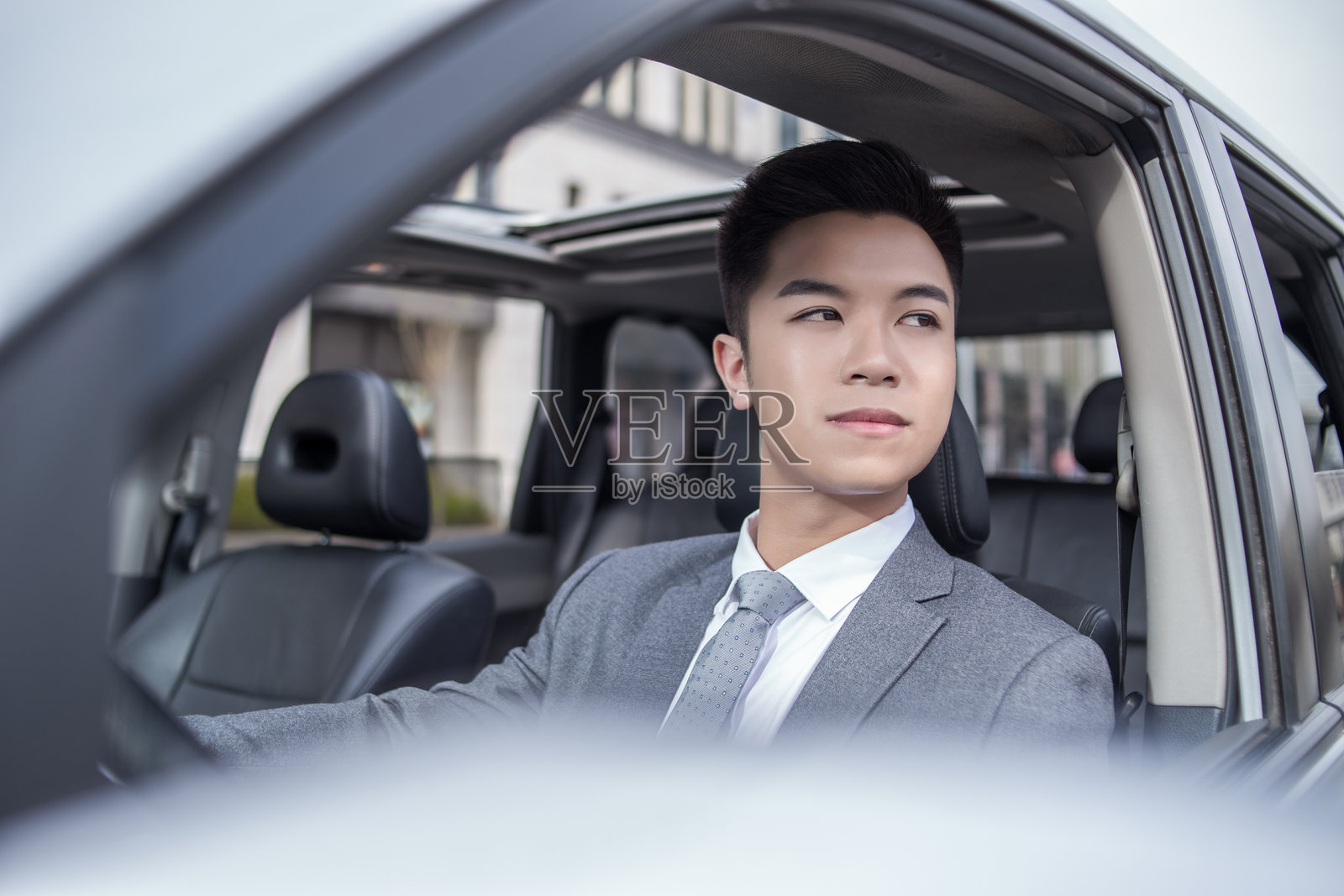 男人开车照片摄影图片