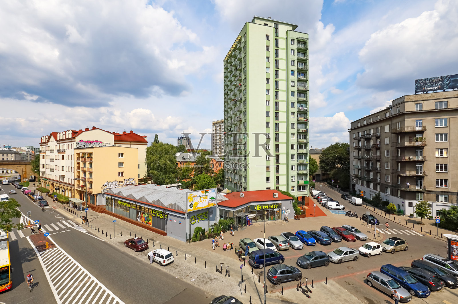 华沙，波兰的多家庭公寓楼照片摄影图片