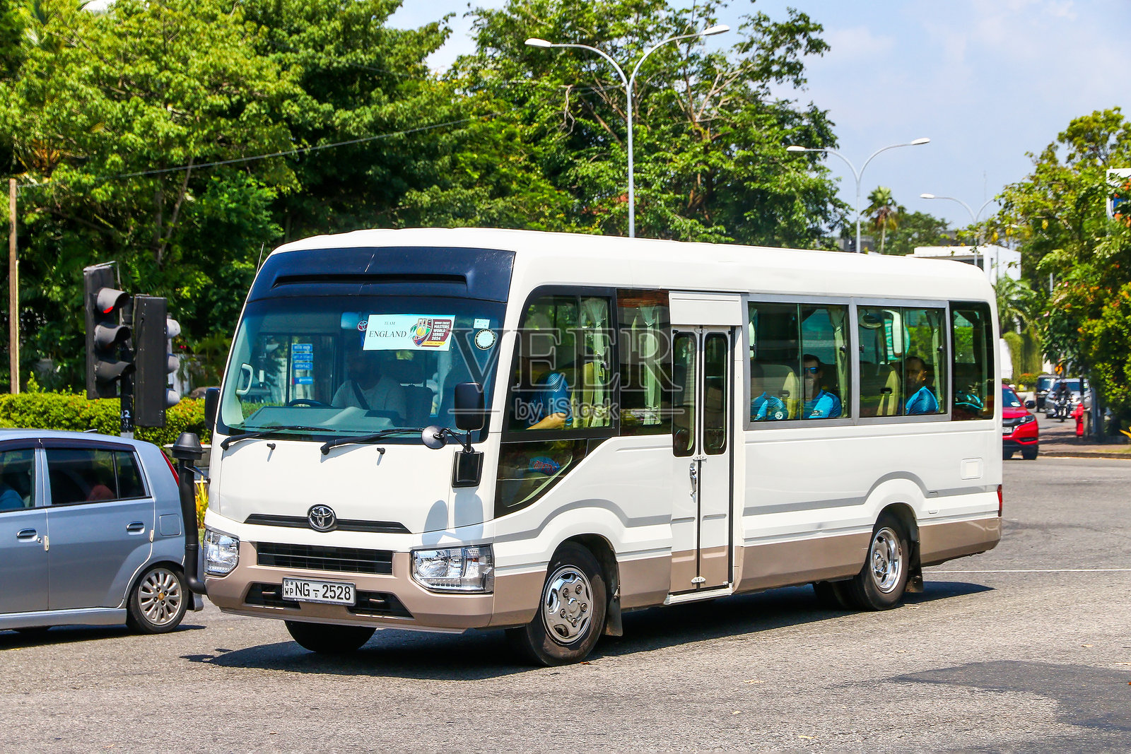 丰田考斯特照片摄影图片