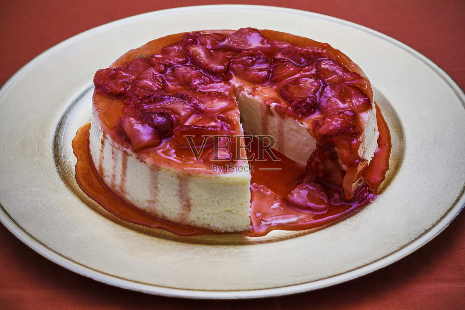 草莓奶酪蛋糕照片摄影图片