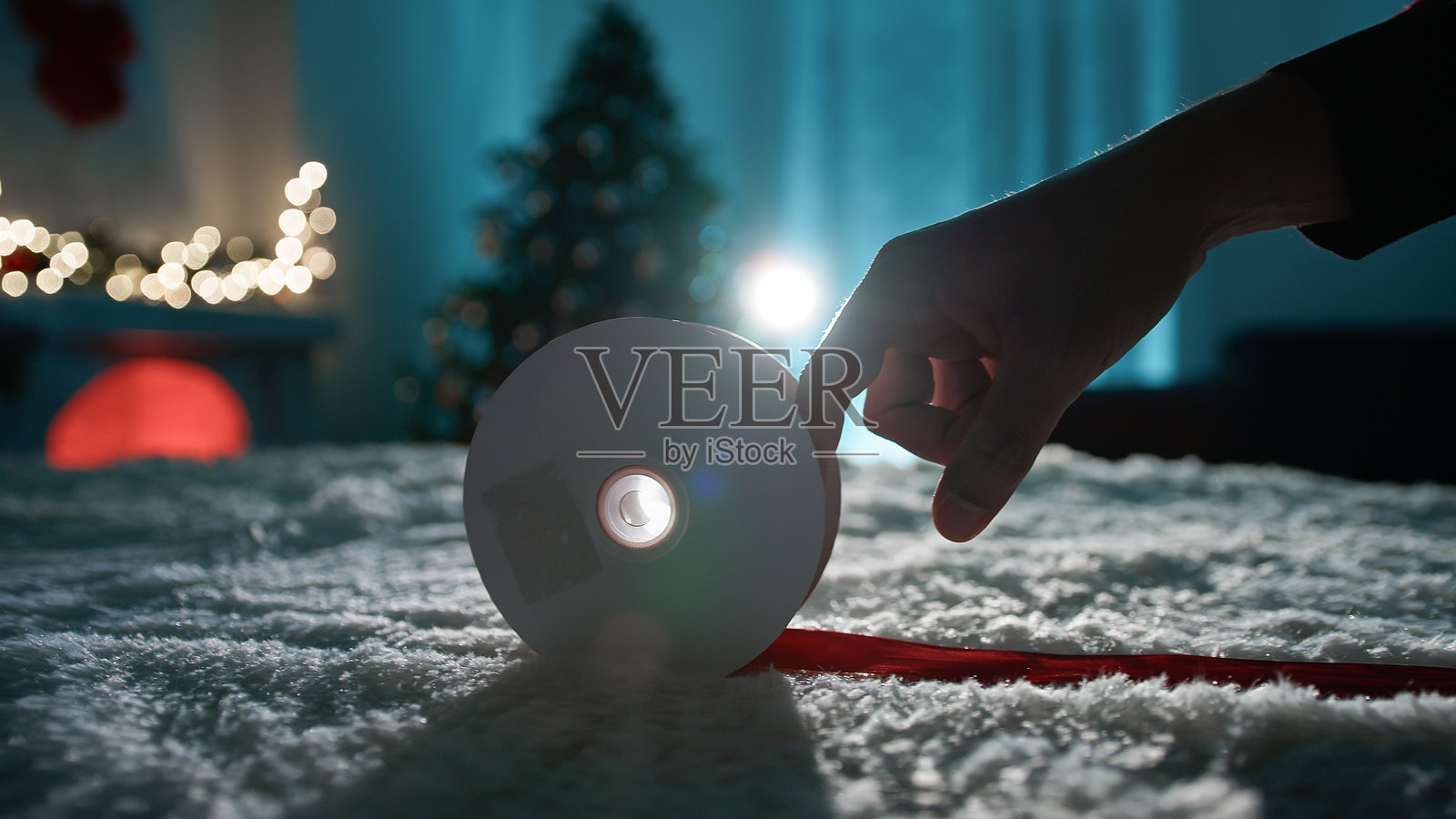 为圣诞节展开红色丝带照片摄影图片