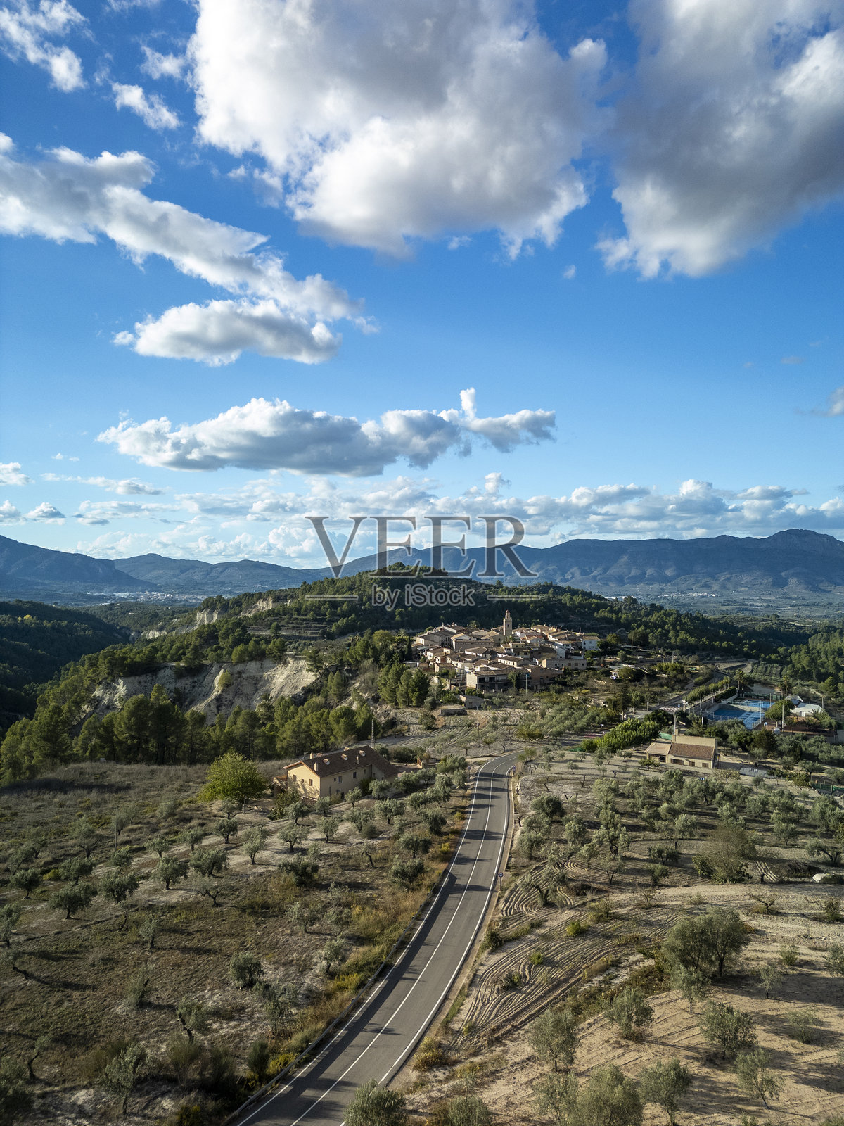 西班牙白色海岸的贝尼卢普村 - 股票照片照片摄影图片