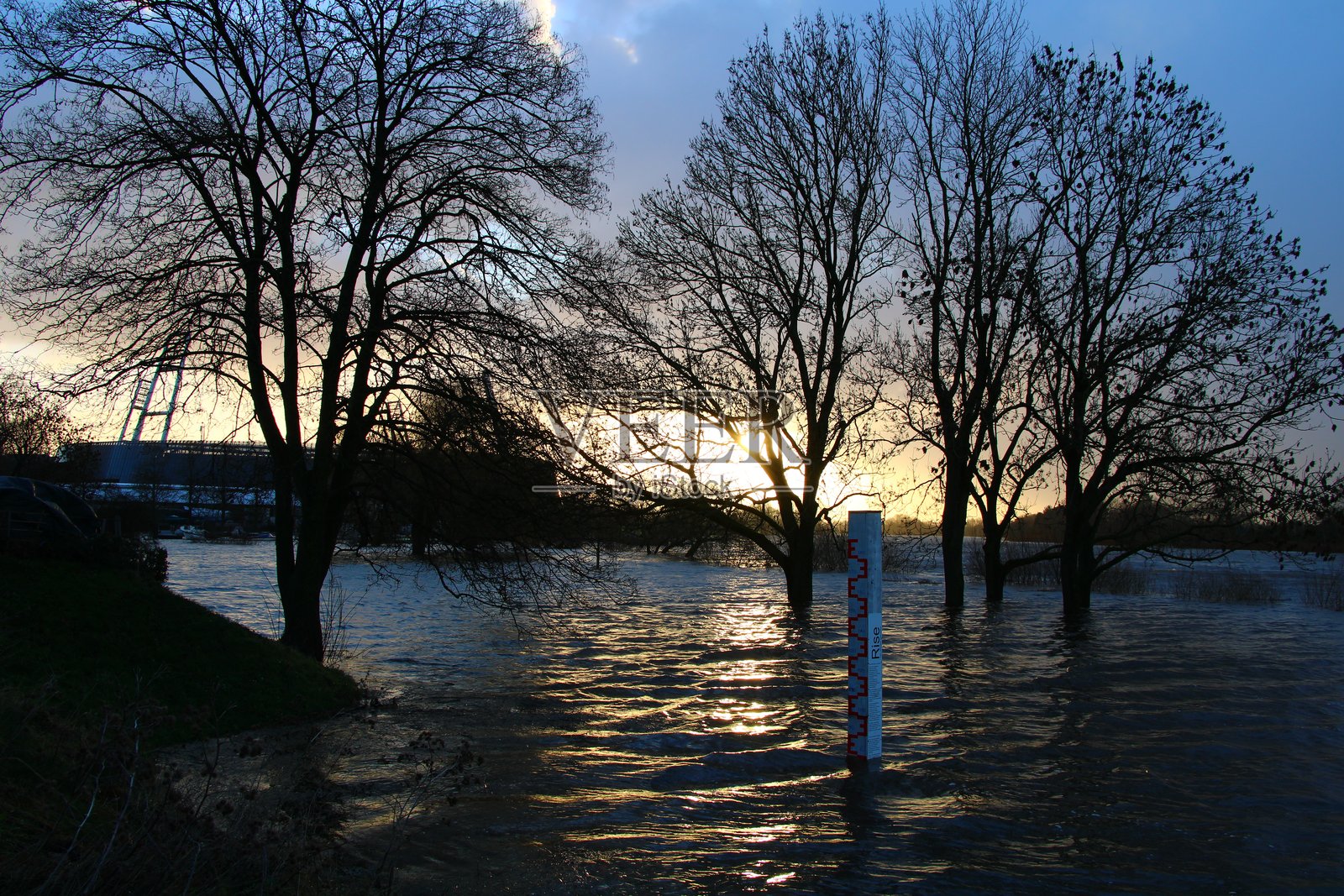 冬季洪水照片摄影图片