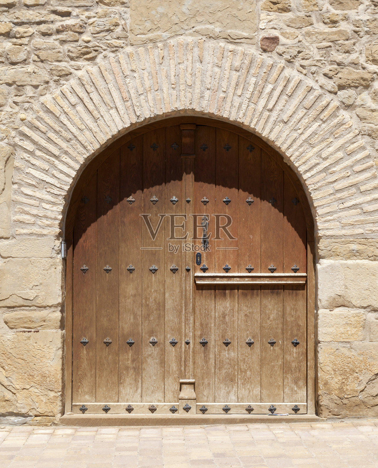 历史建筑的旧木门照片摄影图片