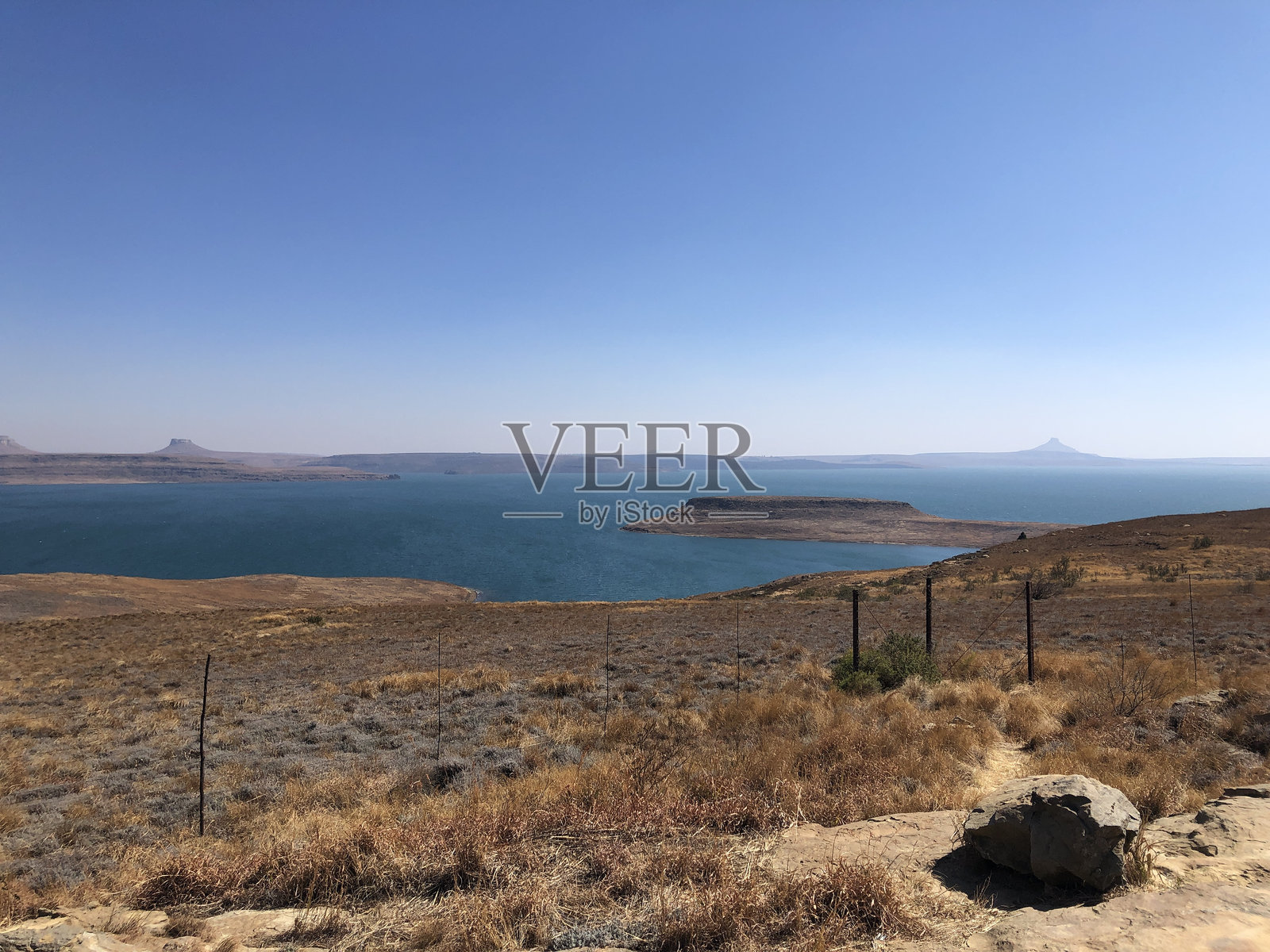 南非斯特克丰廷水坝的湖泊景观照片摄影图片