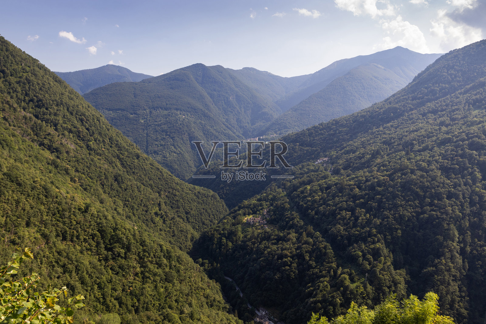 意大利皮埃蒙特的坎诺比纳山谷风景照片摄影图片