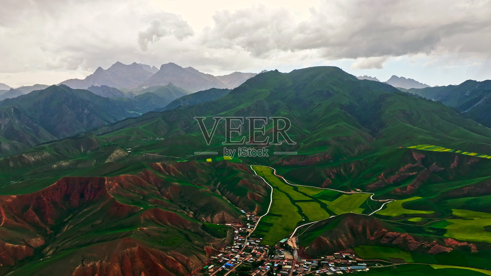 卓尔山，八宝镇，祁连县，海北，青海省，中国，亚洲。祁连山。照片摄影图片