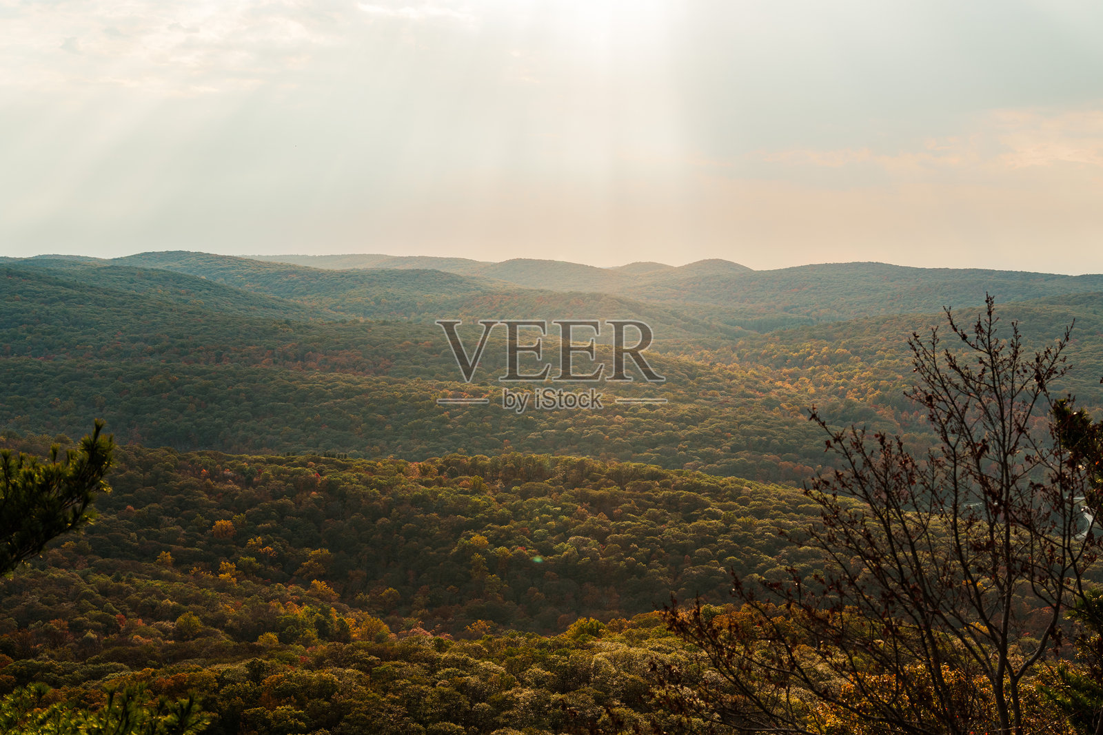 纽约州北部山顶的景色照片摄影图片