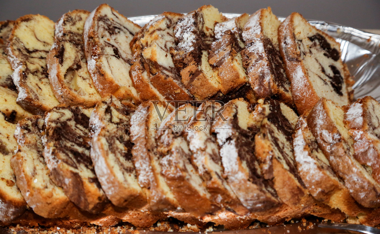 传统罗马尼亚甜面包“科佐纳克”的切片照片摄影图片