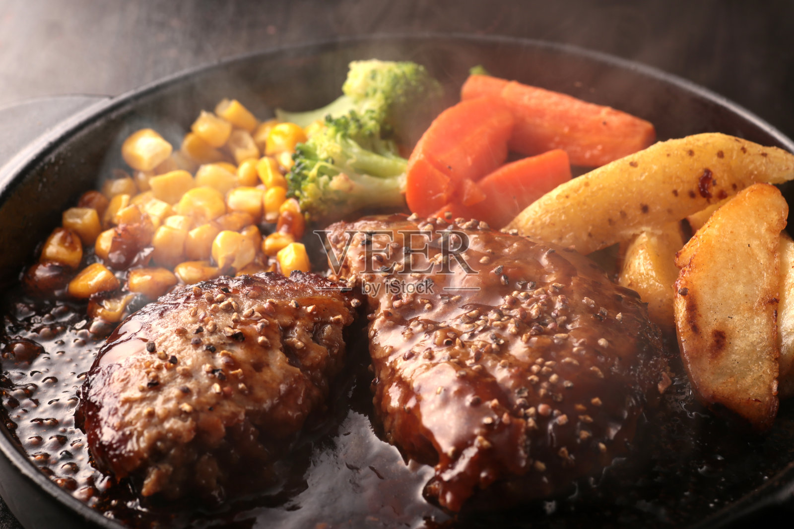 多汁美味的汉堡包照片摄影图片