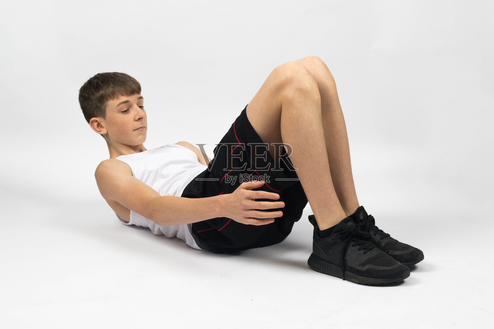 一个十五岁的男孩照片摄影图片