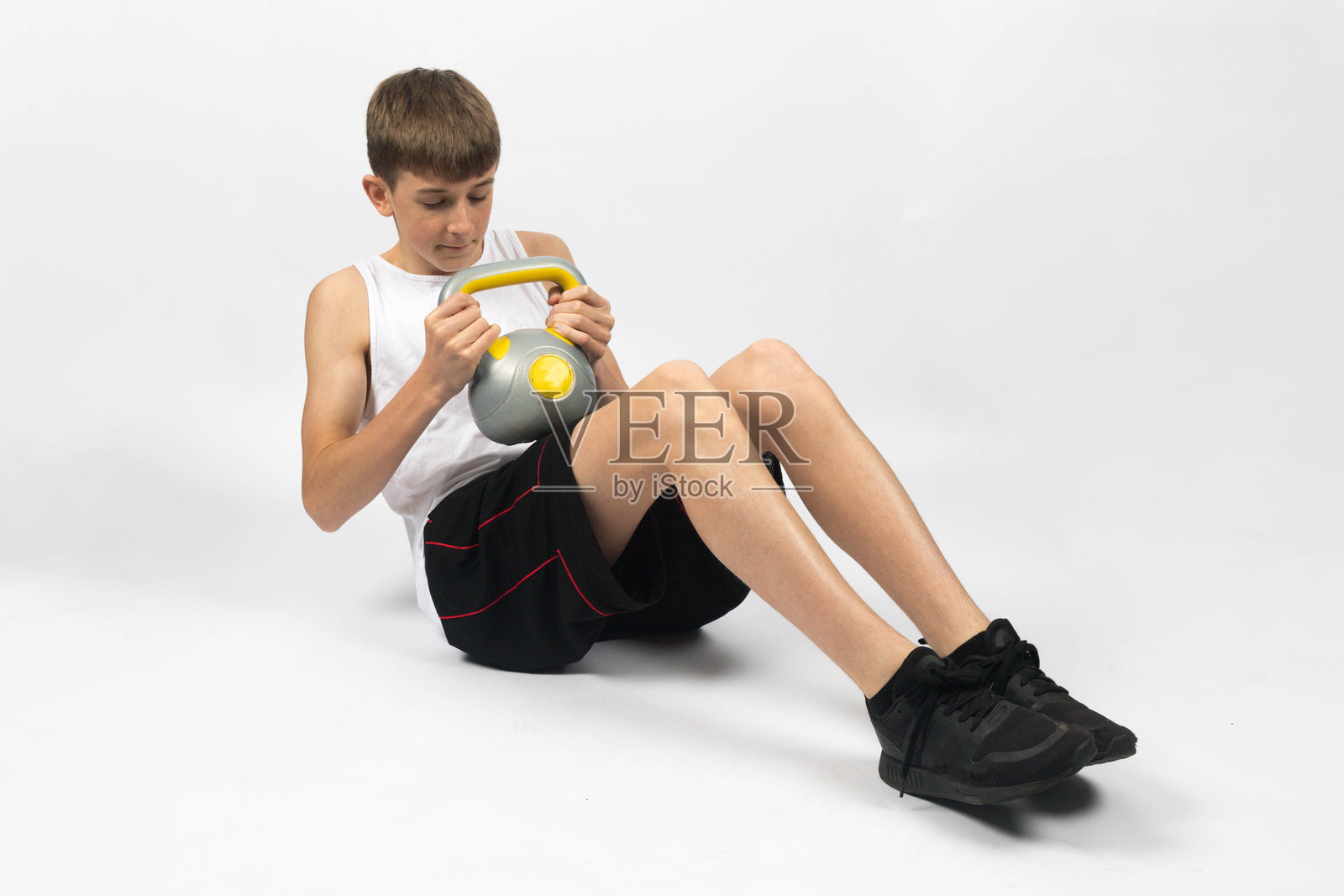 一个十五岁的男孩照片摄影图片