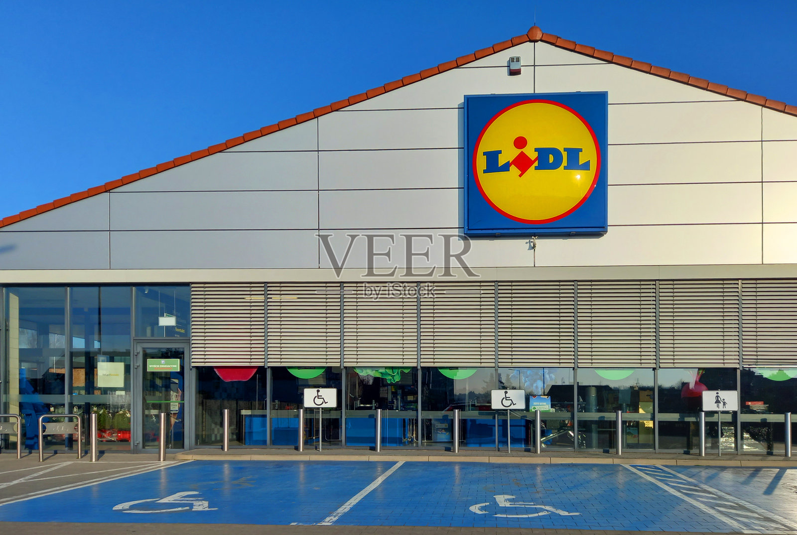 LIDL超市标志牌。照片摄影图片