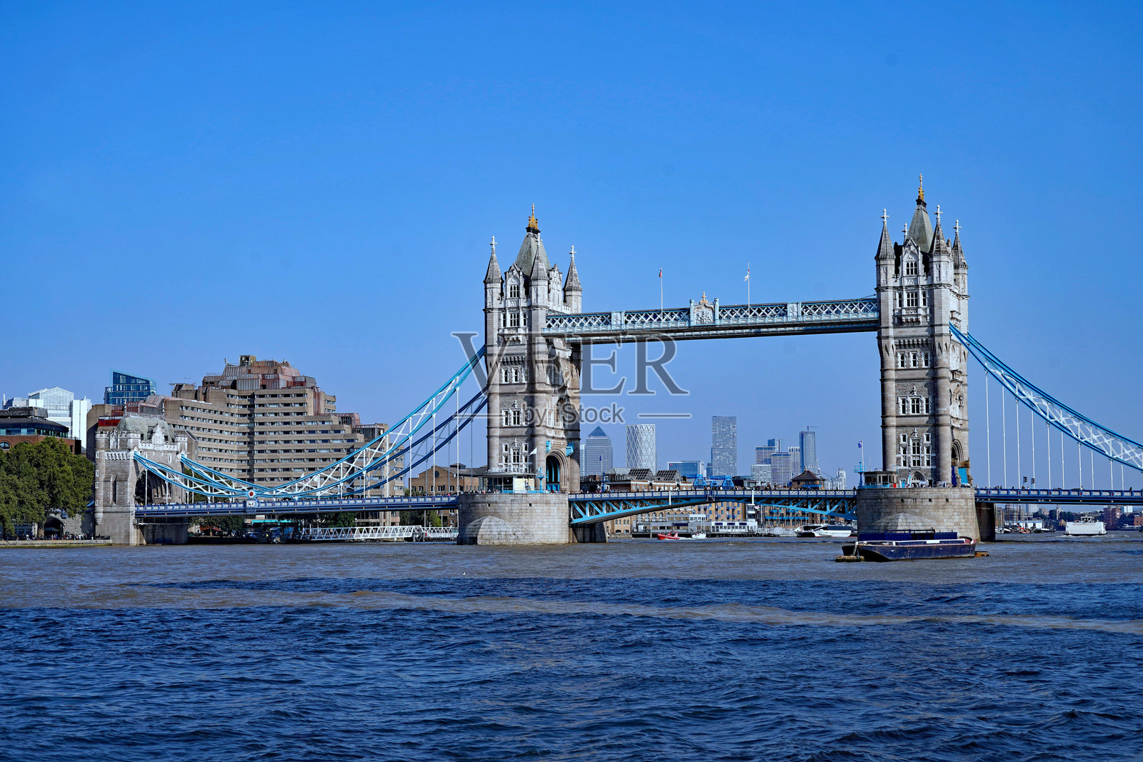 泰晤士河上的塔桥照片摄影图片