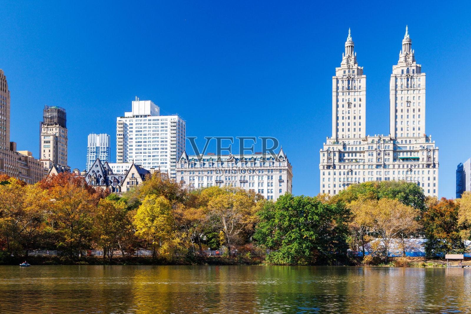 纽约市中央公园的阳光明媚的秋天照片摄影图片