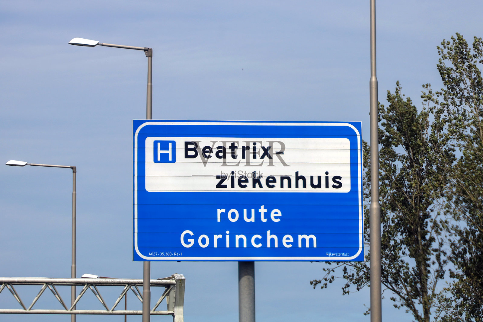 A27高速公路上指示牌，连接布雷达和乌得勒支，途经戈林亨。照片摄影图片