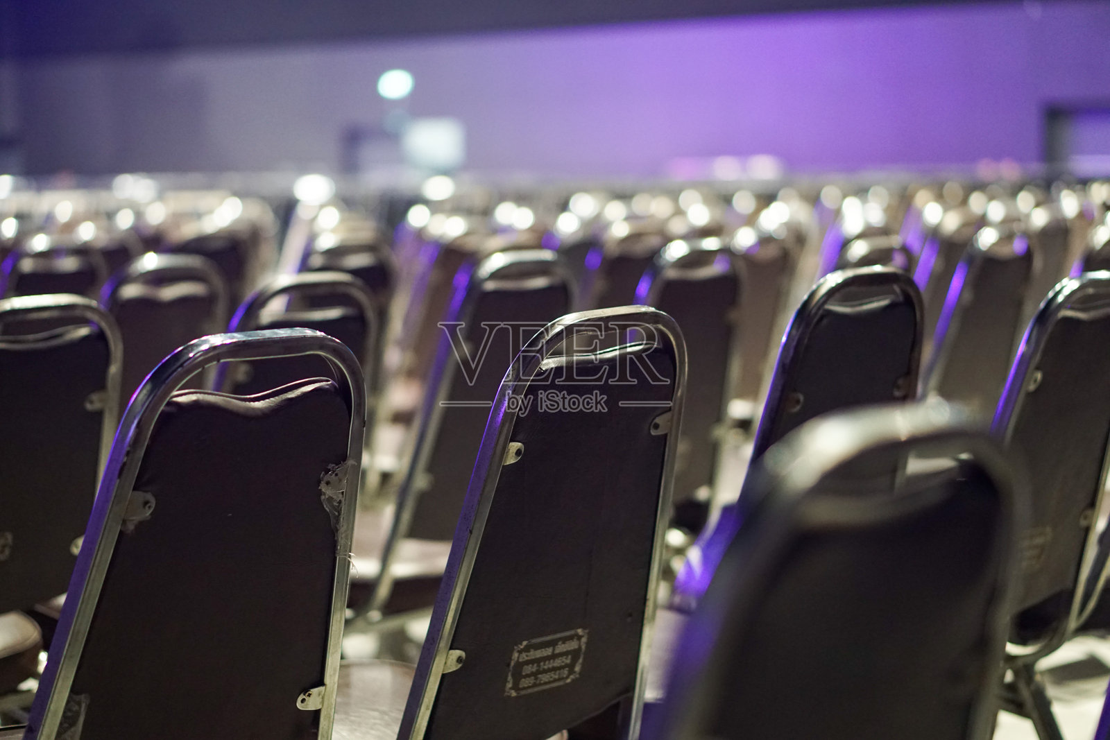 排成行的椅子照片摄影图片