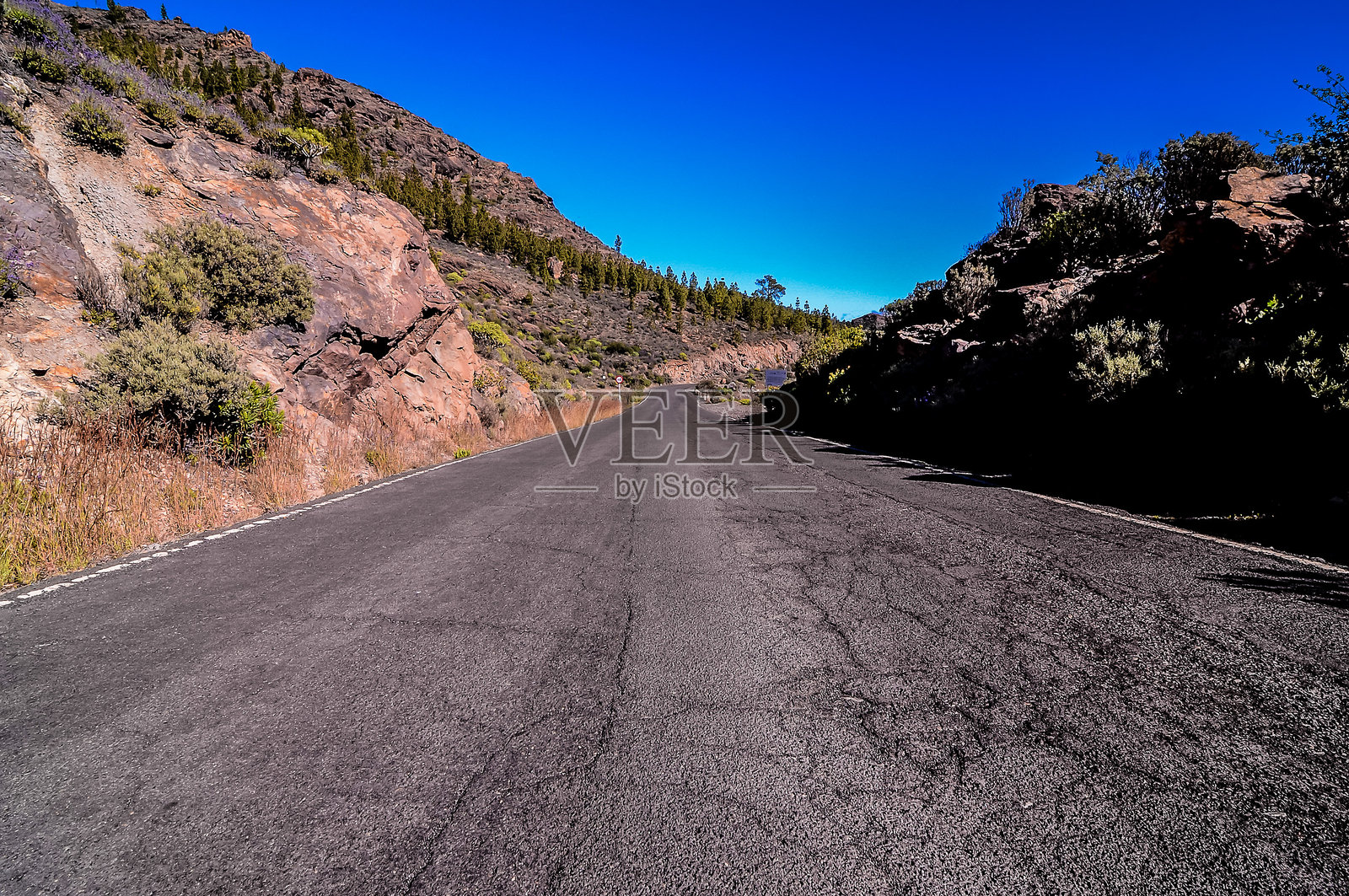 漫长孤独的道路照片摄影图片