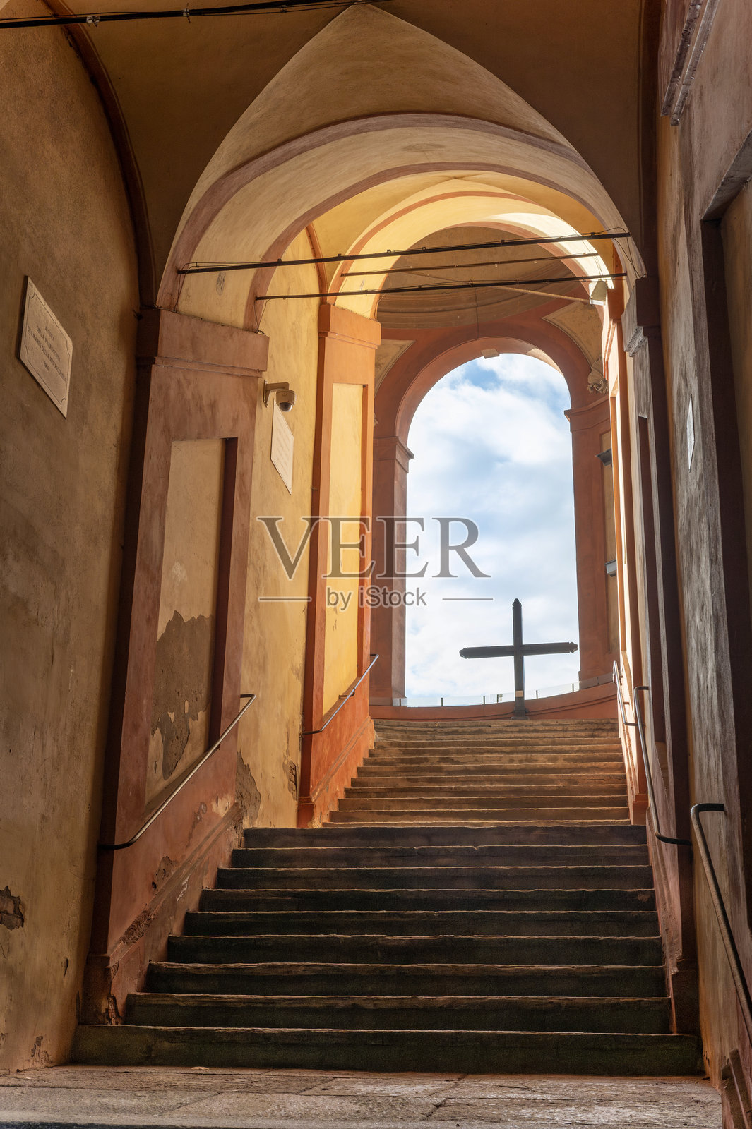博洛尼亚的圣卢卡门廊照片摄影图片