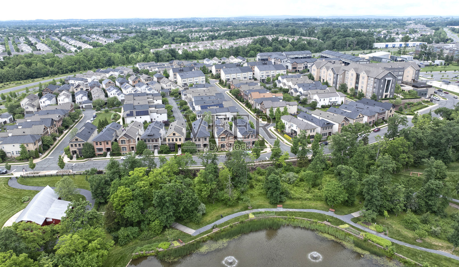 在弗吉尼亚州劳登县的顶端照片摄影图片