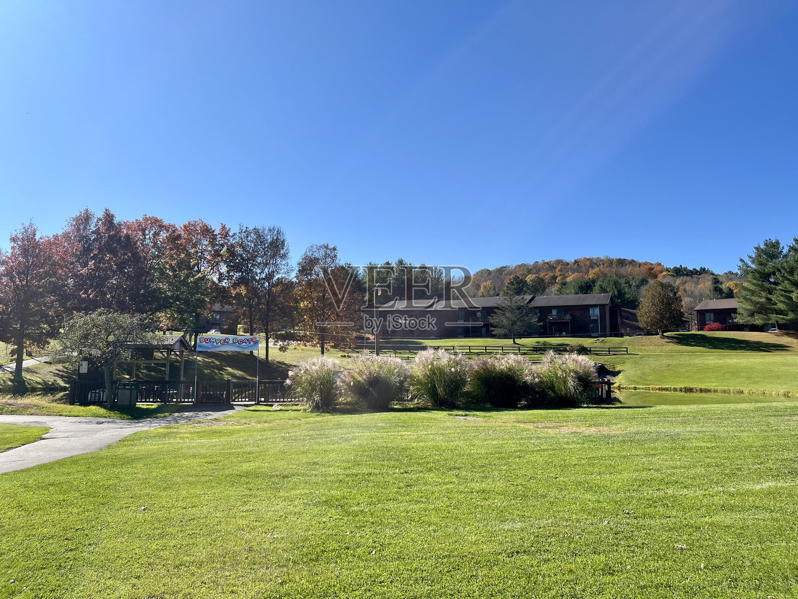 碰碰船照片摄影图片