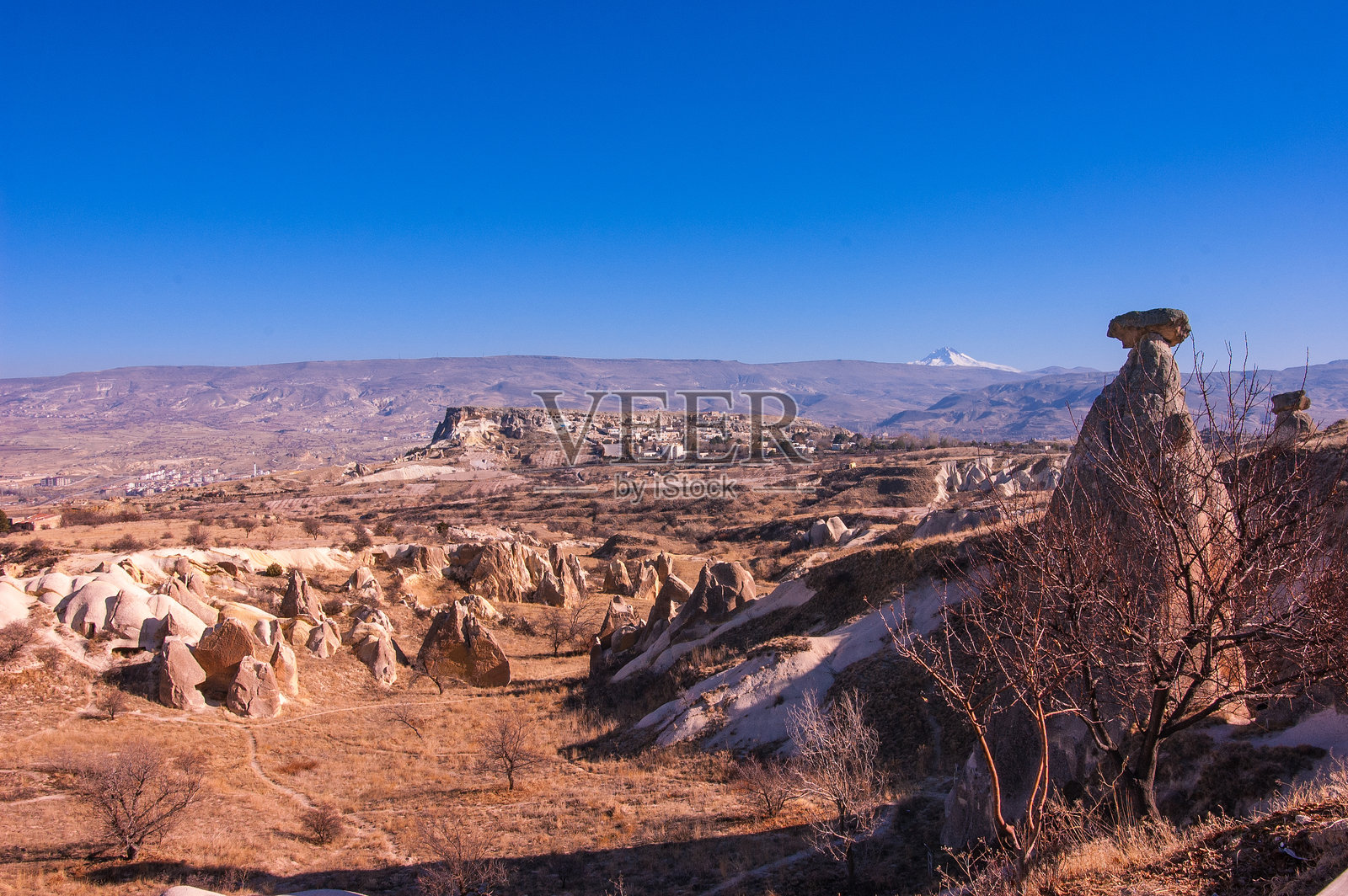 卡帕多奇亚山谷的日落照片摄影图片