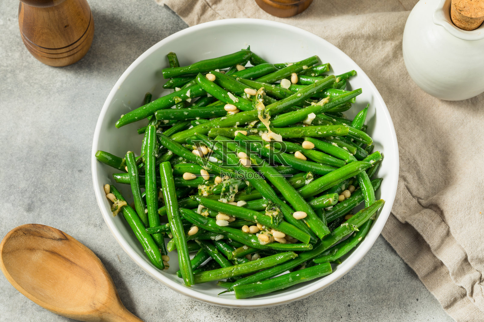 蒜香自制炒青豆照片摄影图片