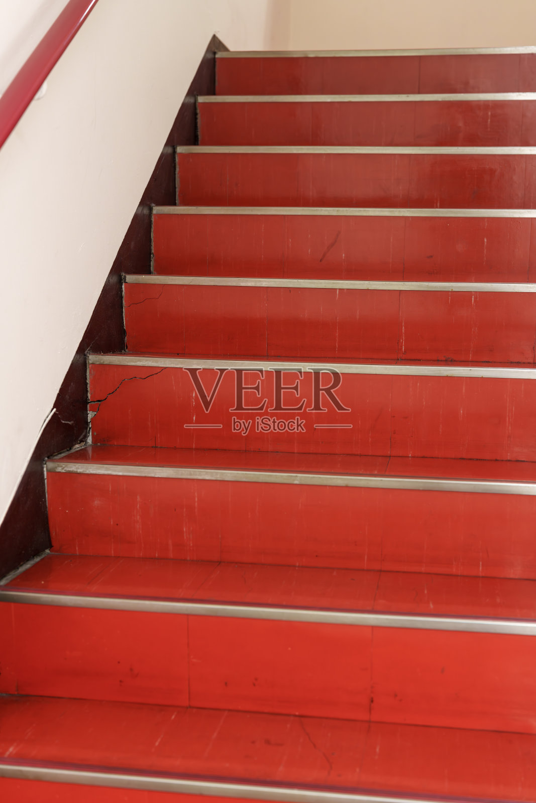建筑中红色楼梯的材料照片摄影图片