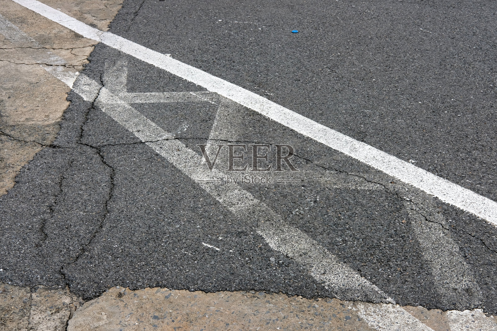 粗糙地面上的抽象形态照片摄影图片