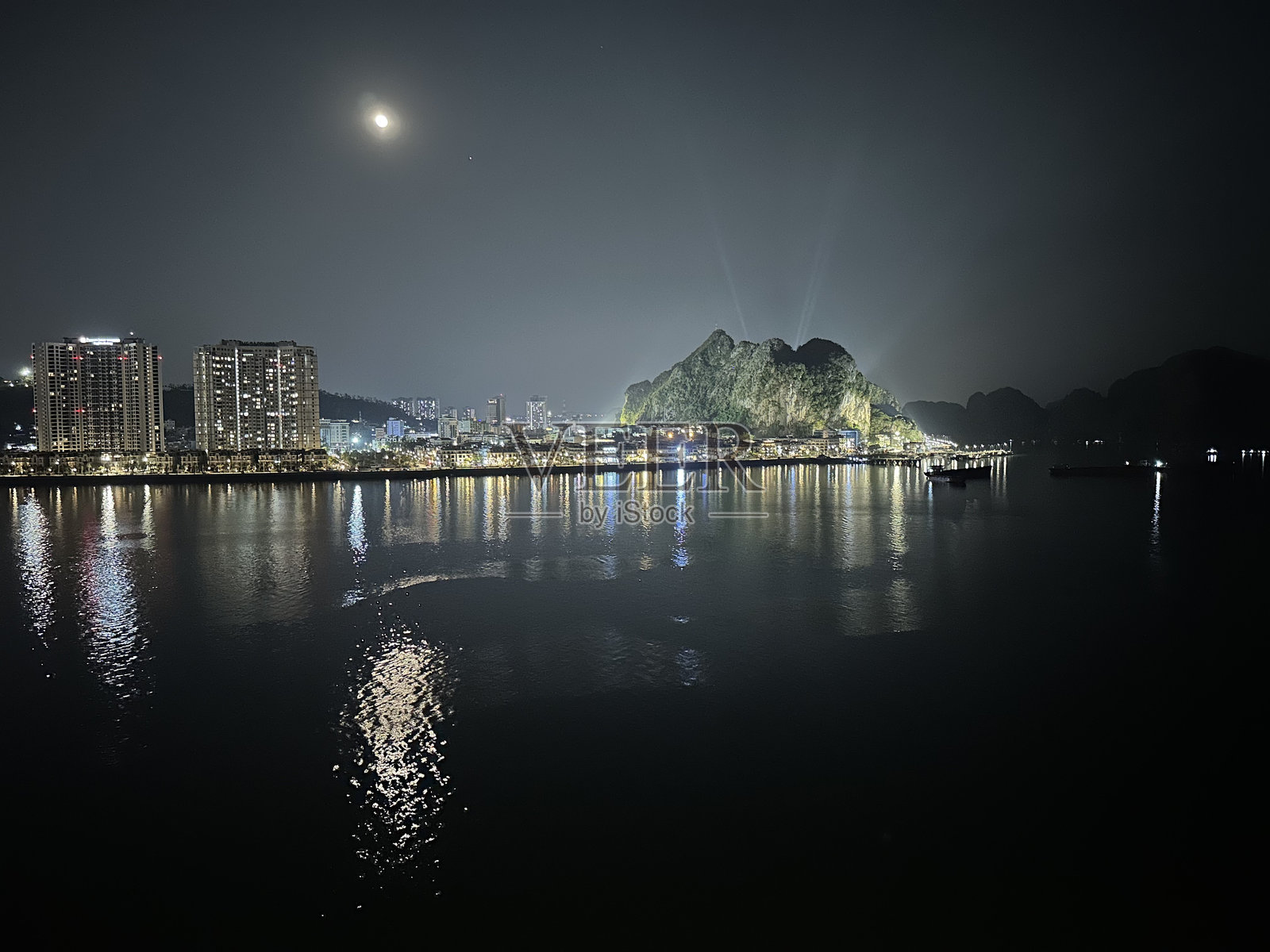 下龙湾夜景照片摄影图片