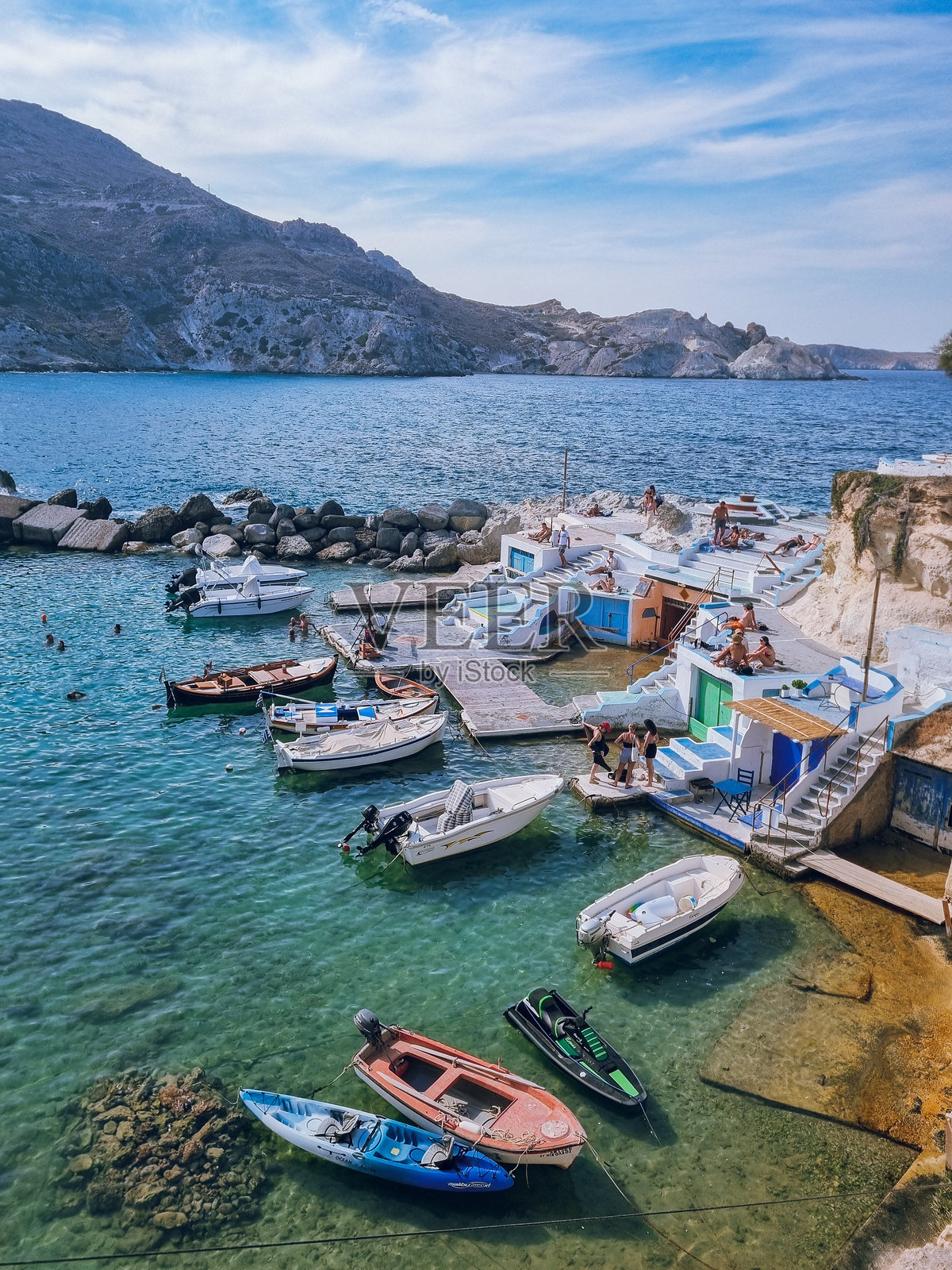 曼德拉基亚：米洛斯岛上最美丽的渔村，希腊基克拉泽斯群岛照片摄影图片