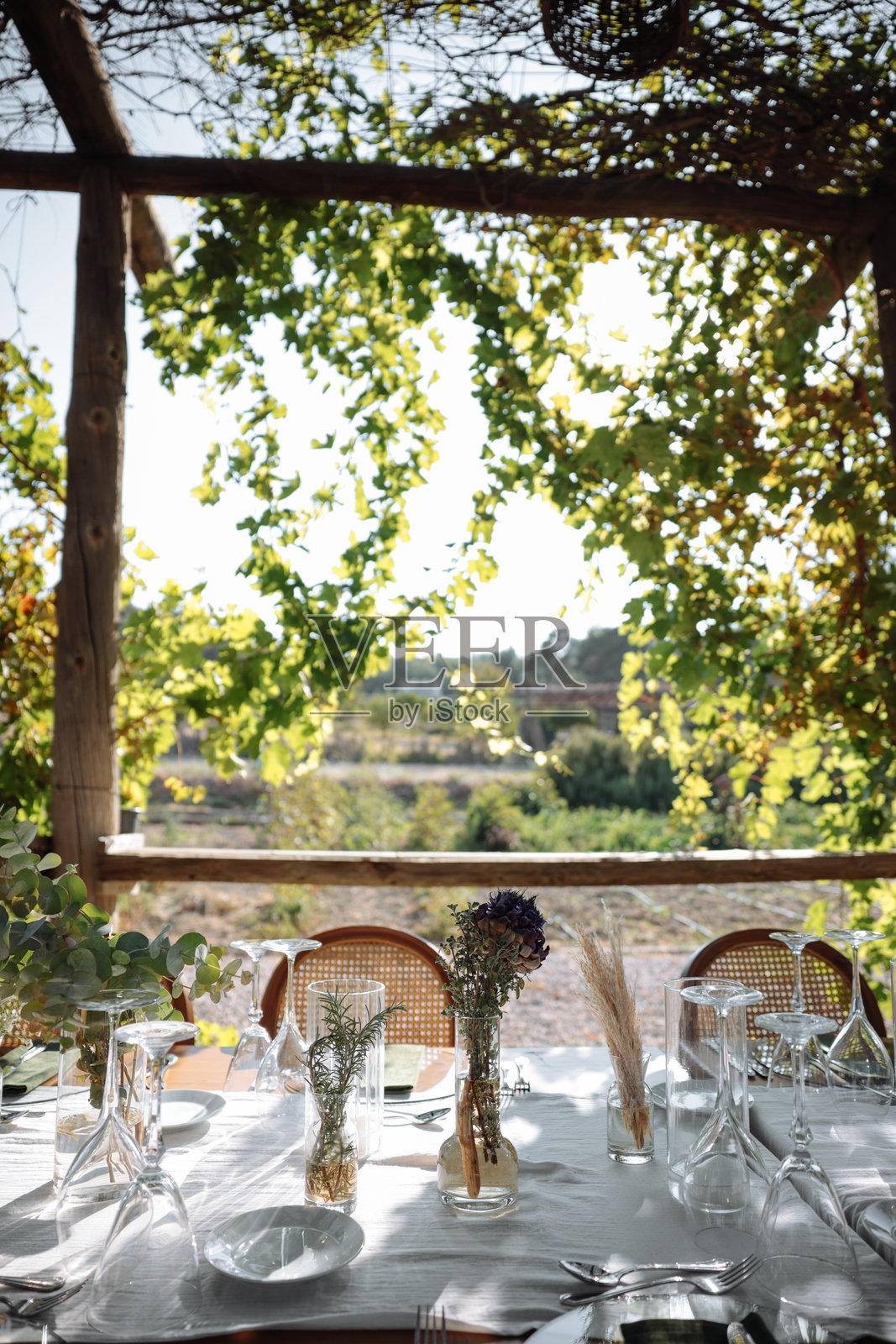 活动派对或婚礼接待的桌子布置照片摄影图片