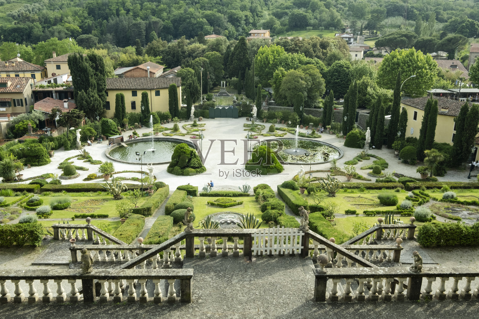 意大利托斯卡纳的科洛迪镇。2023年8月24日。位于佩斯基亚市的历史花园加尔佐尼。照片摄影图片
