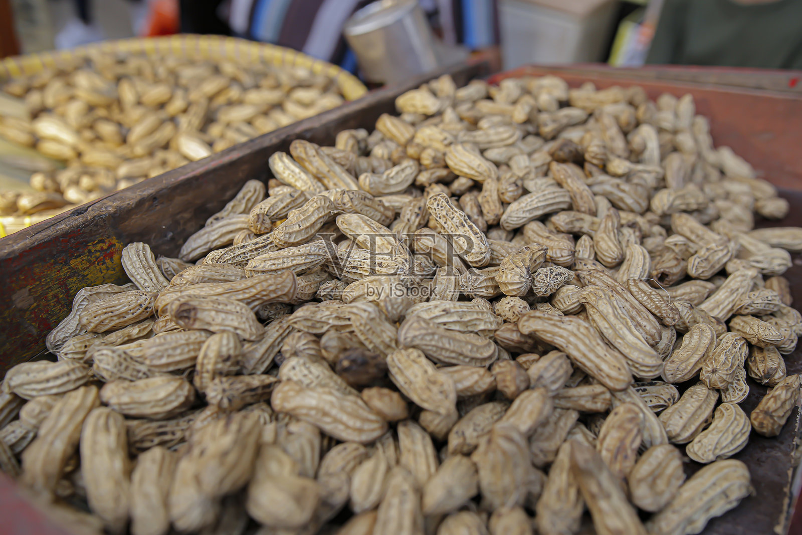 热腾腾、随时可以食用的煮花生照片摄影图片