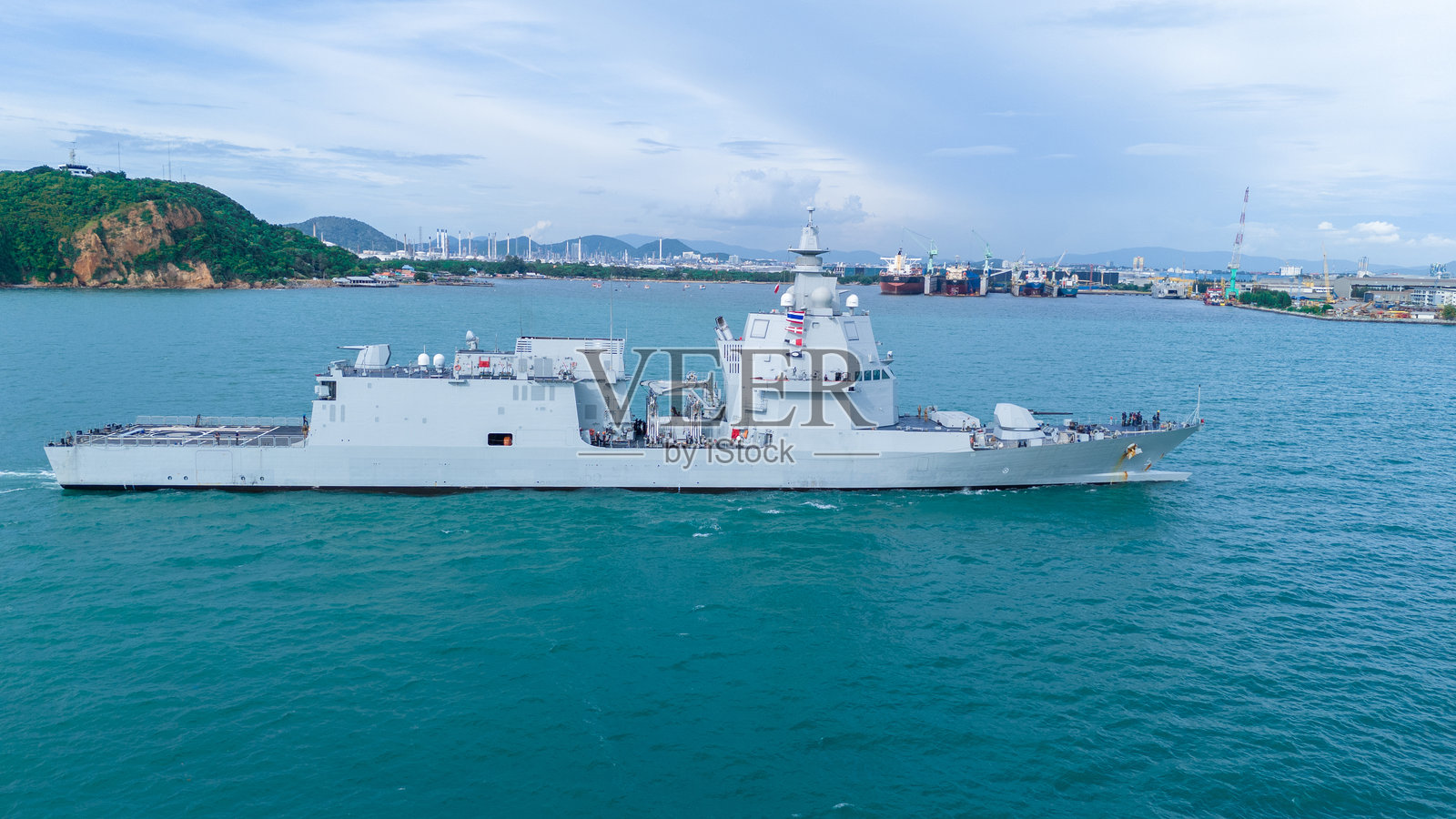 核战舰，海军舰艇，军事海军。核航母在海洋中航行。照片摄影图片