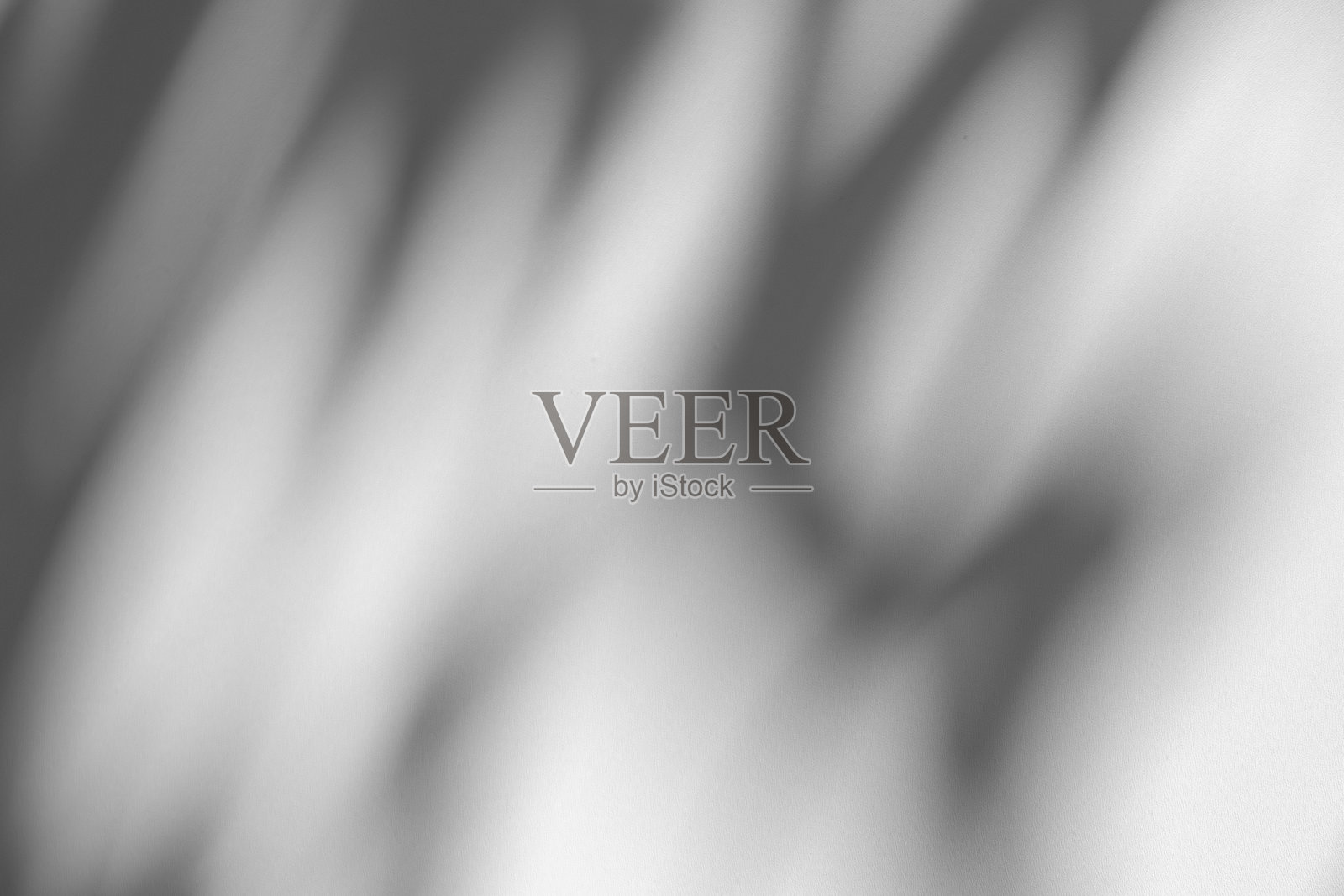 墙面室内背景，工作室和背景展示产品，窗户投射的白色阴影。适合文本插入和产品展示的背景。照片摄影图片