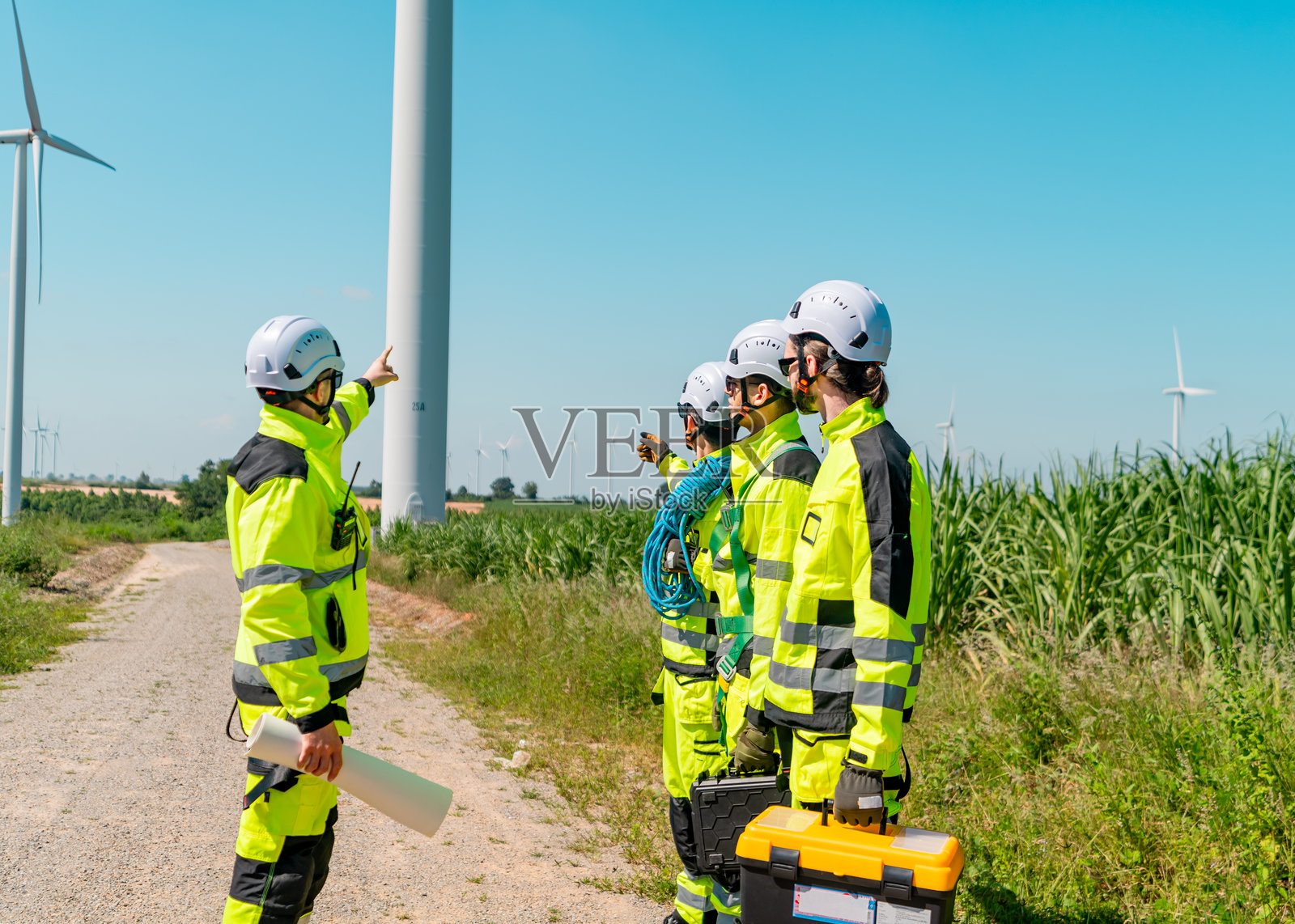 风力发电机工程师。照片摄影图片