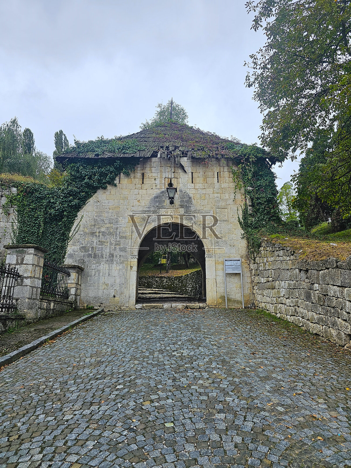 格拉达恰茨堡垒入口照片摄影图片