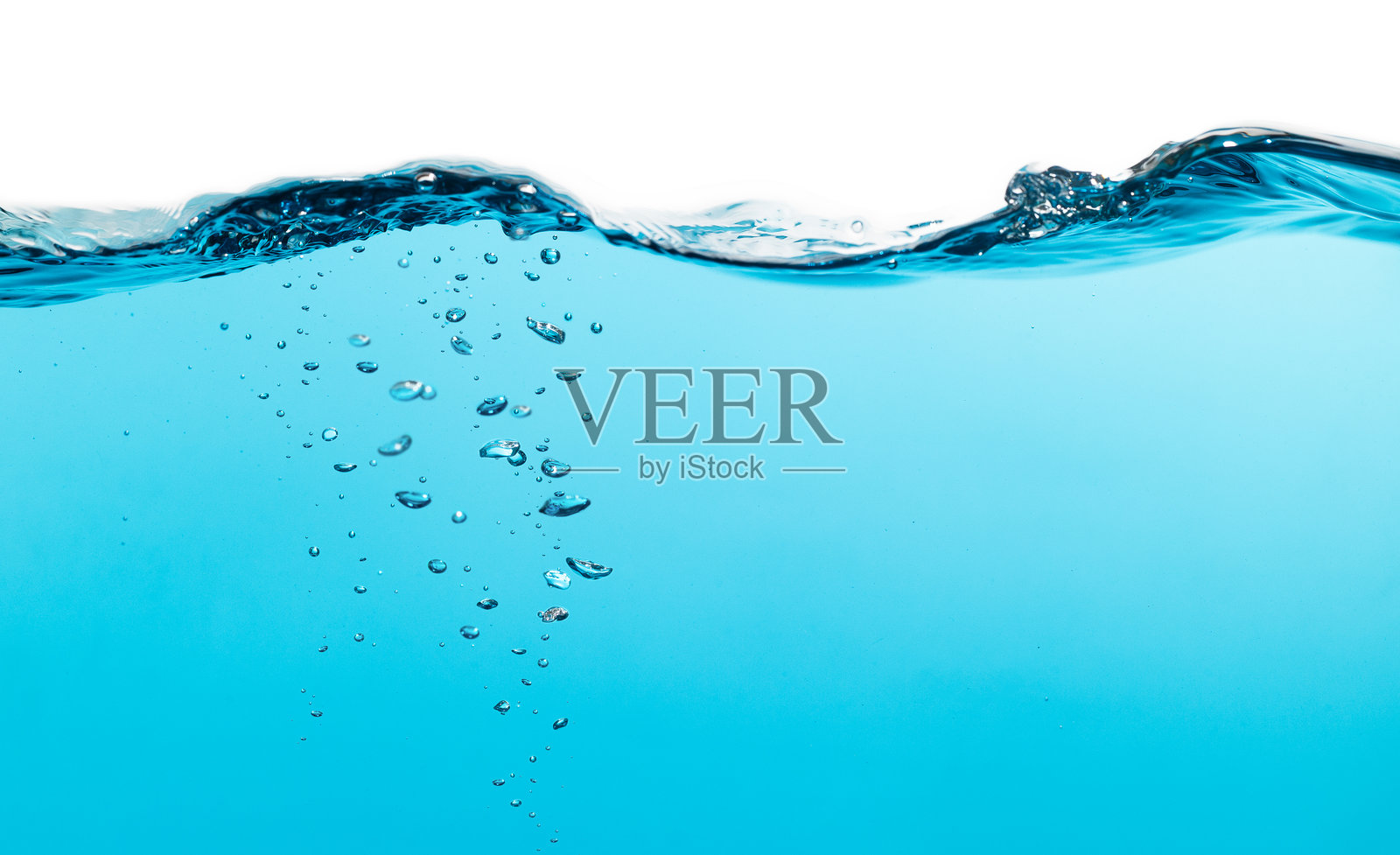 水波。水下气泡浮起。水花四溅，氧气放松。白色背景上的蓝色水纹理。照片摄影图片