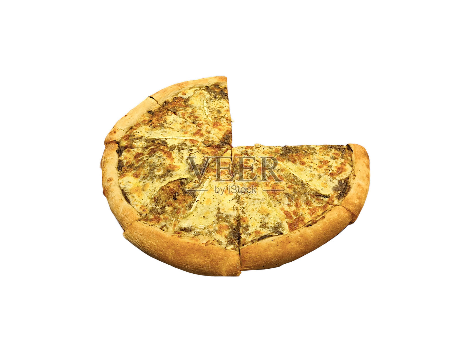 白色背景上的松露披萨，顶部覆盖奶酪。意大利美食菜单照片摄影图片